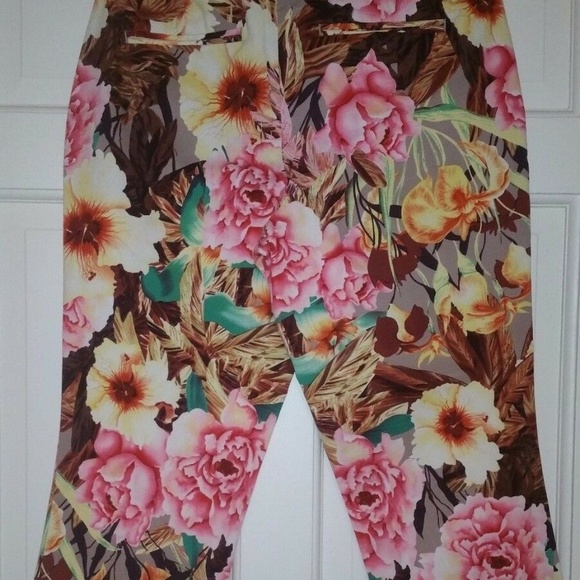 🎀 4/$25 Dalia Collection floral pants, size 4 - Picture 2 of 7
